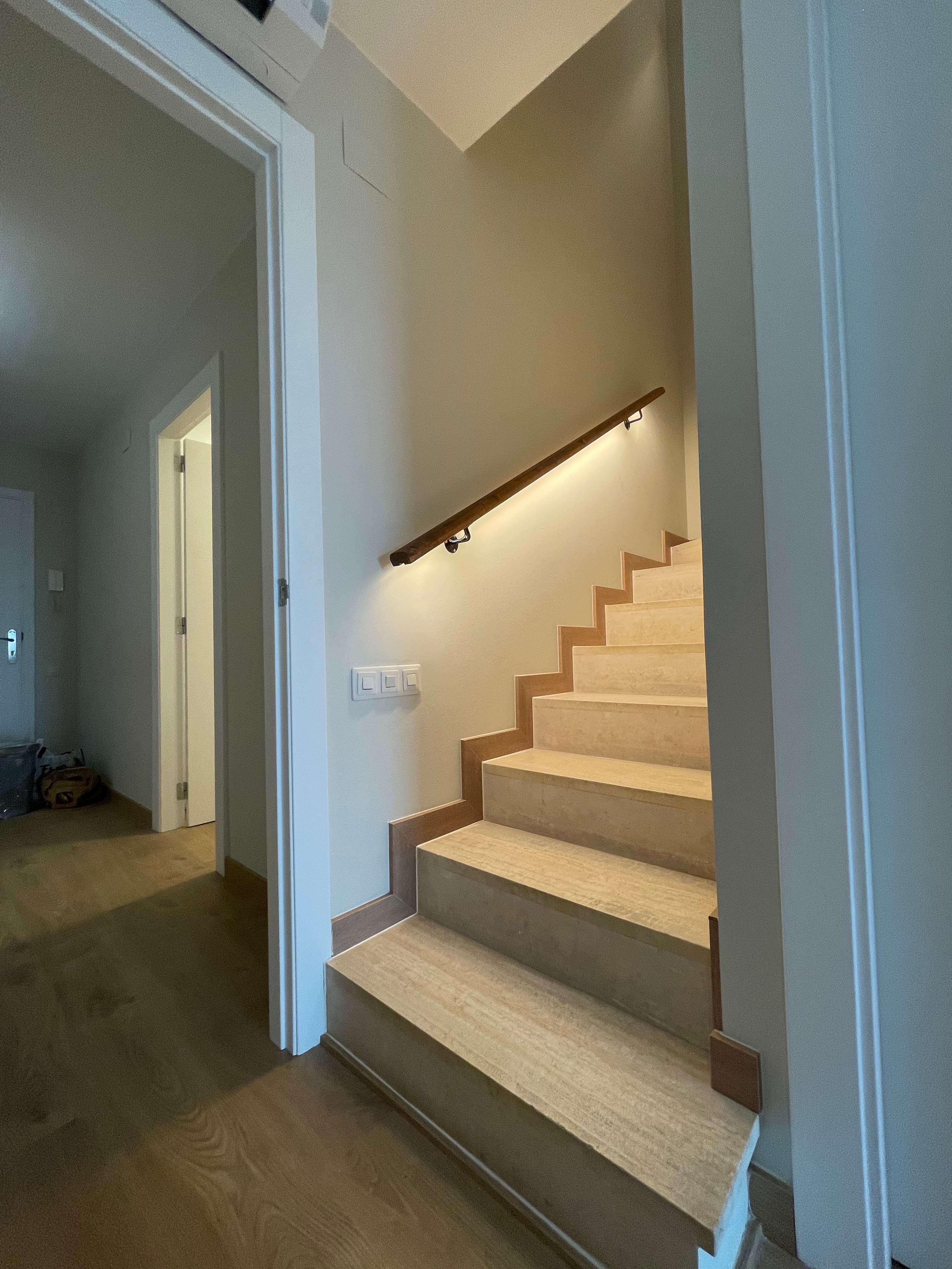 Piso luminoso en calle la alegria